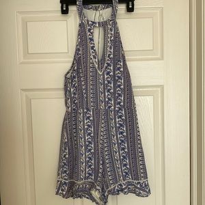 Super cute patterned romper!